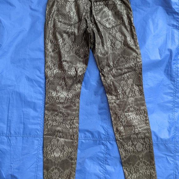 BlankNYC Silver Lace-e style Metallic Lace Jeans size 28 / 6 - Picture 3 of 3